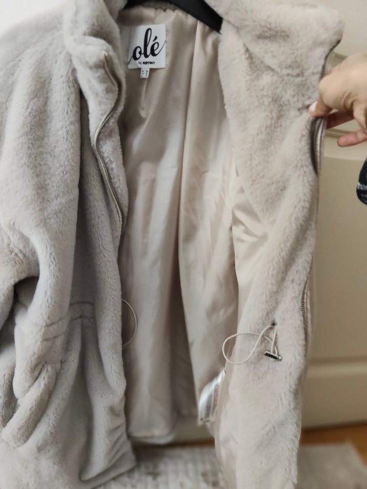 Gri Peluş Detaylı Kaban - Görsel 3