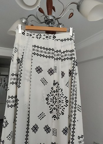 28 Beden beyaz Renk şortlu uzun etek
