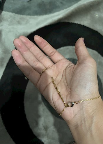 Altın Renkli Boncuklu Minimalist El Zinciri - Görsel 3