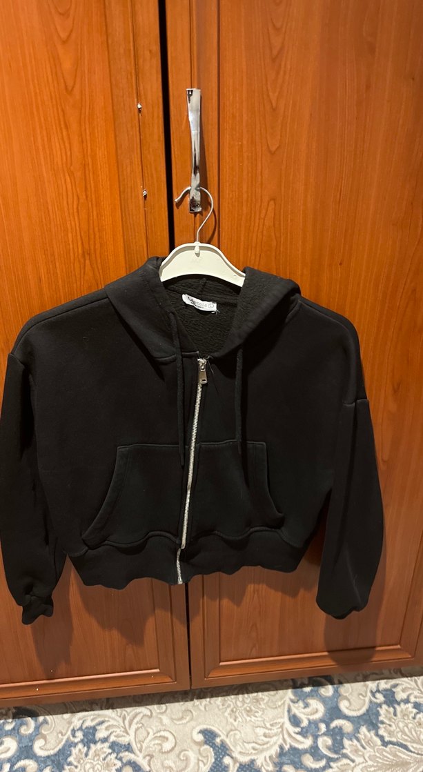 Kadın Siyah Fermuarlı Kısa Sweatshirt - Görsel 3