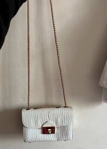 Zincir Detaylı Beyaz Deri Yılan Desenli Çanta - Görsel 4