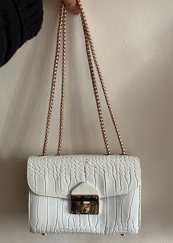 Zincir Detaylı Beyaz Deri Yılan Desenli Çanta - Görsel 2