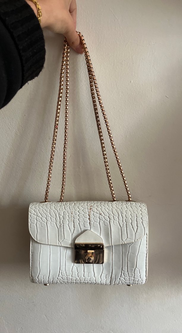 Zincir Detaylı Beyaz Deri Yılan Desenli Çanta - Görsel 2