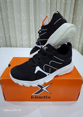 36 Beden siyah Renk Kinetix Erkek Çocuk Spor Ayakkabı Velcro Bantlı