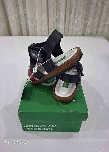 24 Beden Benetton erkek çocuk sandalet