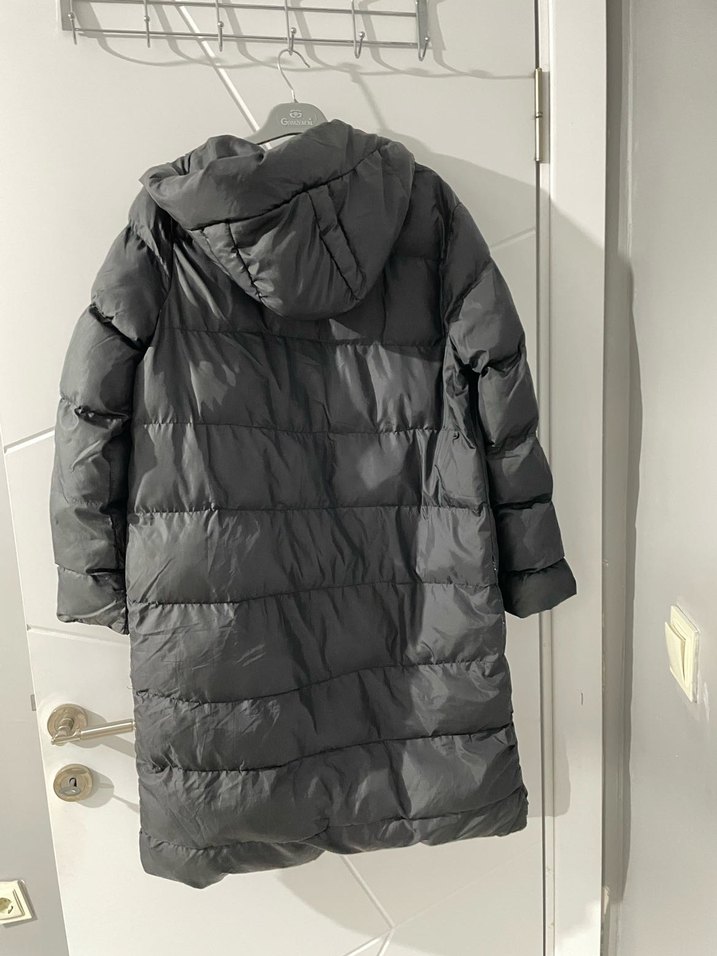 Siyah Uzun Kadın Kışlık Mont - Görsel 2