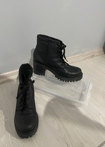 Siyah topuklu Bot - Görsel 4