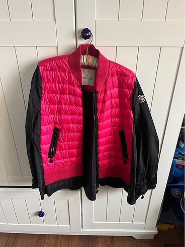 Moncler mevsimlik mont
