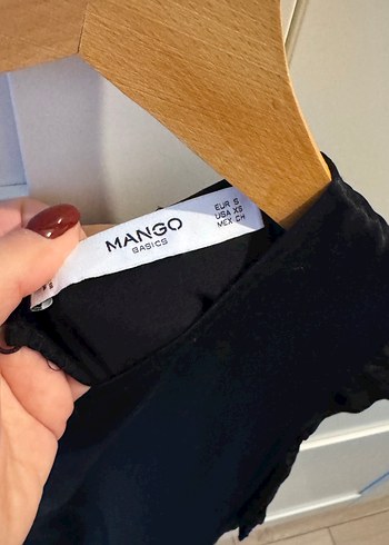 Siyah Kısa Kollu Fırfırlı Bluz - Görsel 3