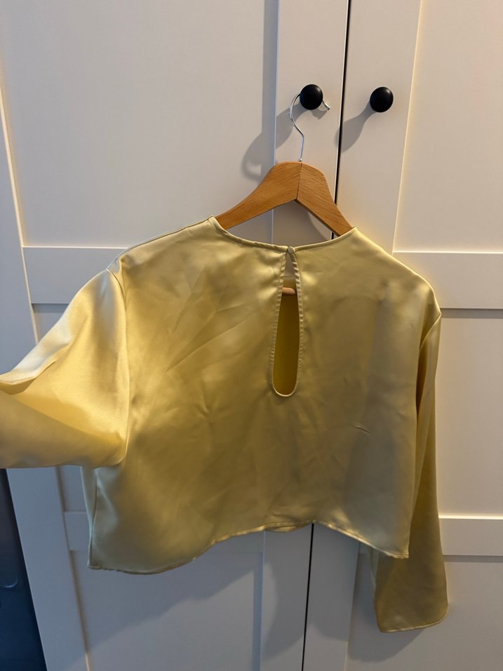 Bej Kadın Uzun Kollu Saten Bluz - Görsel 4