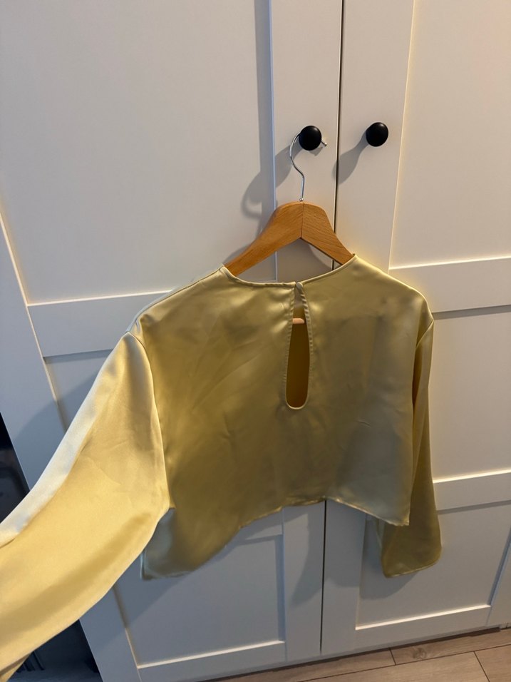 Bej Kadın Uzun Kollu Saten Bluz - Görsel 3