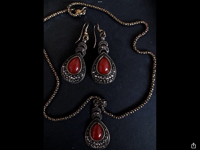 Kırmızı taşlı markazit kolye küpe set