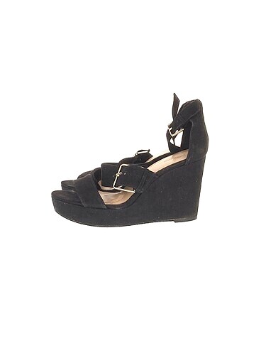 Stradivarius Dolgu Topuk %70 İndirimli.