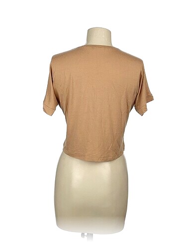 38 Beden PreLoved T-shirt %70 İndirimli.