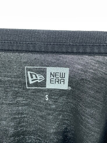 s Beden siyah Renk New Era T-shirt %70 İndirimli.