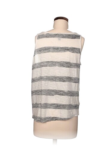m Beden Mango T-shirt %70 İndirimli.