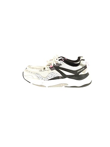 Skechers Spor Ayakkabı %70 İndirimli.