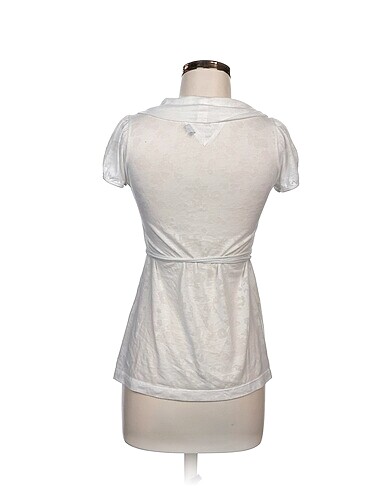 m Beden Tommy Hilfiger T-shirt %70 İndirimli.