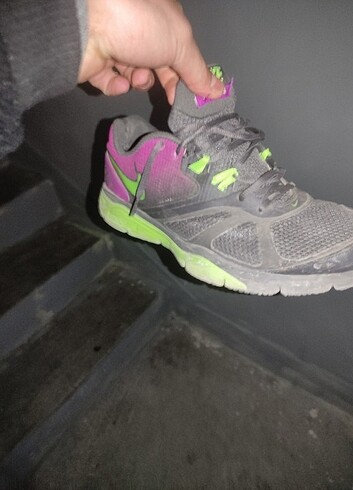 Nike Yırtık faln yokk 
