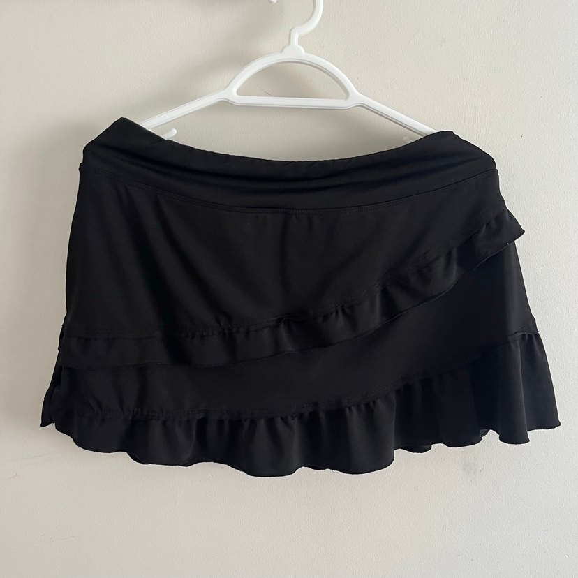 Siyah Fırfırlı Deniz Eteği-Şortlu - Görsel 2