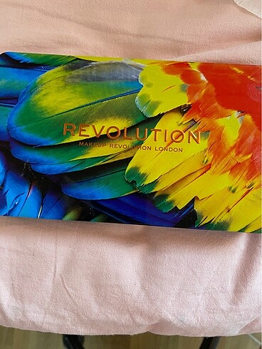 Revolution far paleti Forever Flawless Bird of Paradise