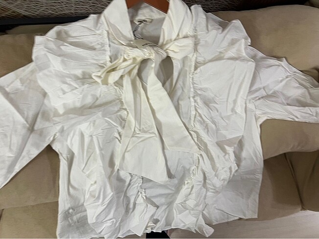 42 Beden beyaz Renk Volan detaylı poplin bluzu