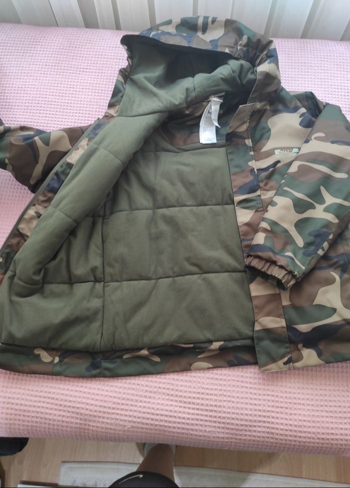 Kapüşonlu Kamuflaj Desenli Erkek Çocuk Mont - Görsel 2