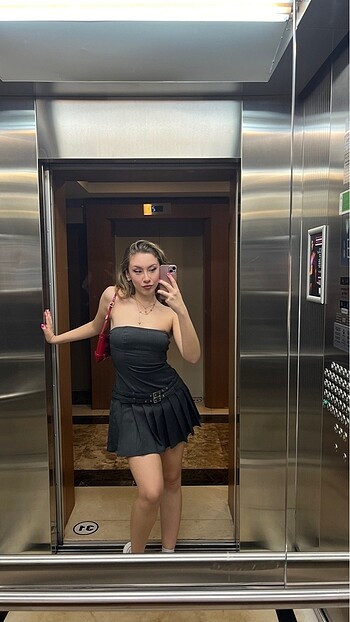 m Beden Bershka straplez elbise