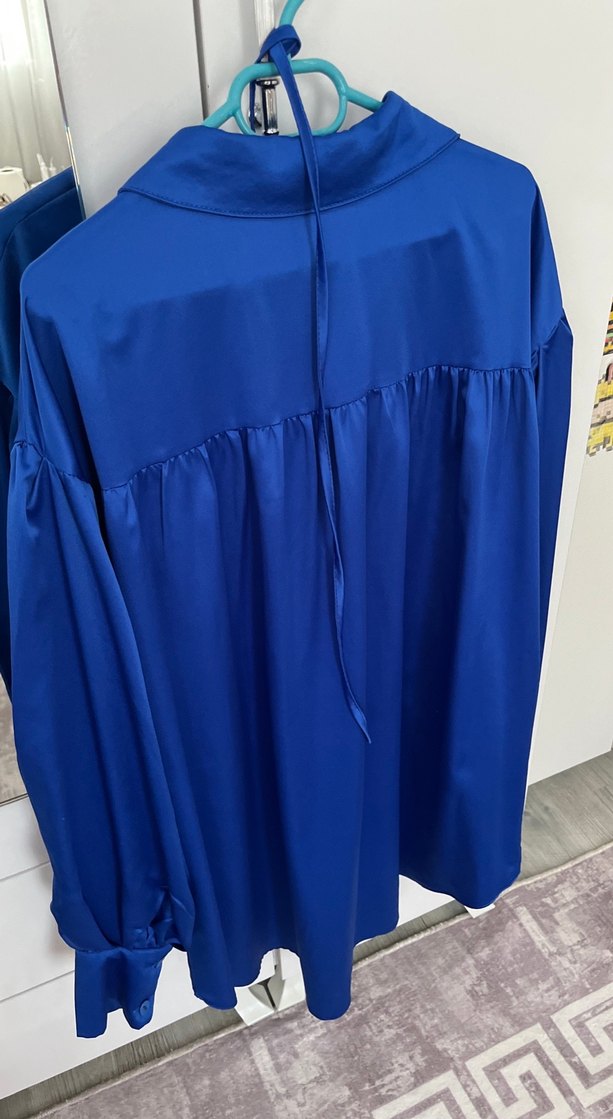 Mavi Saten Düğmeli Kadın Gömlek - Görsel 4