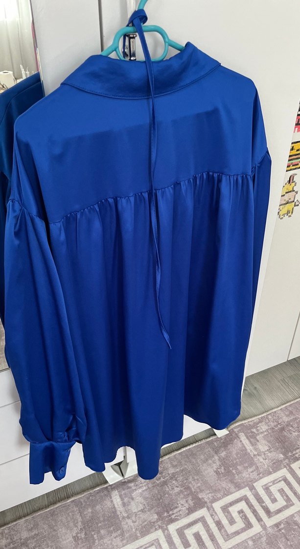 Mavi Saten Düğmeli Kadın Gömlek - Görsel 5