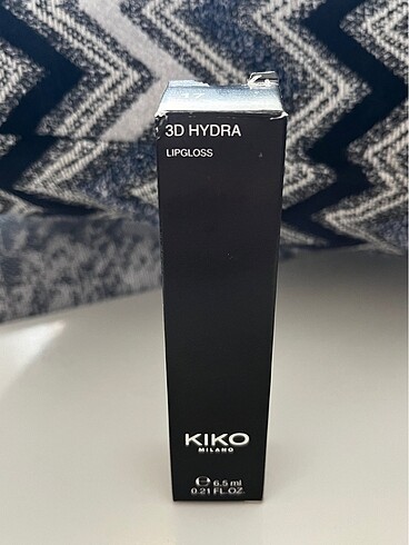  Beden Kiko gloss