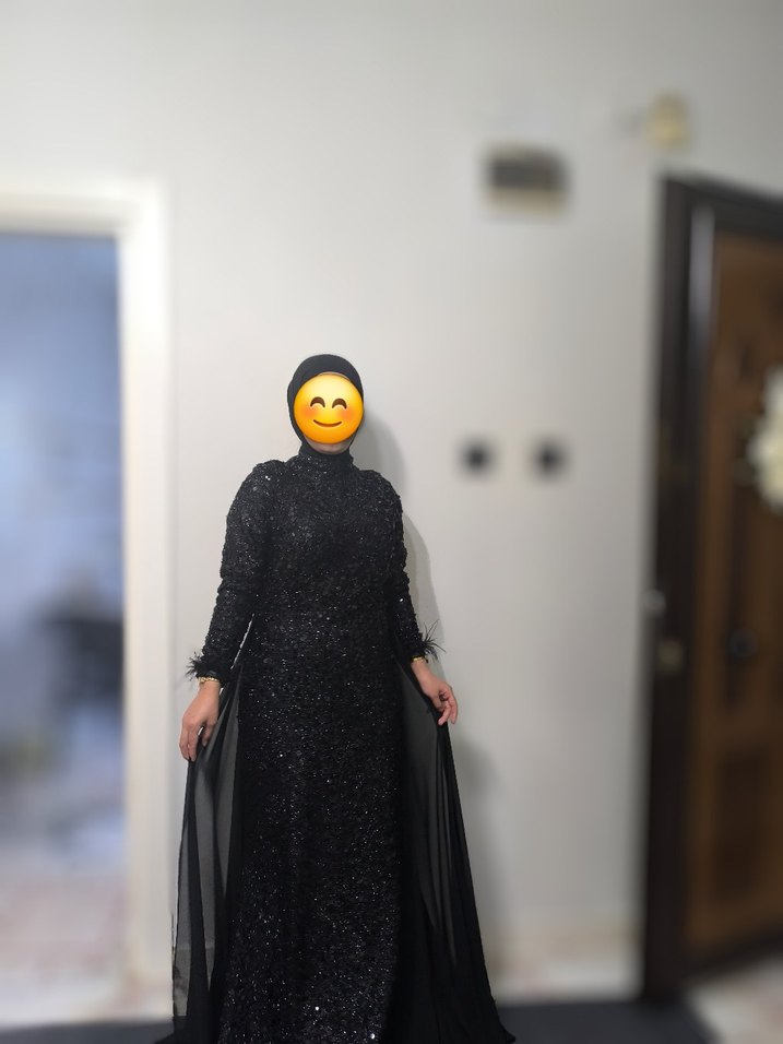 Uzun Siyah Drapeli Yüksek Yakalı Kadın Abiye Elbise
Satılıktır - Görsel 3