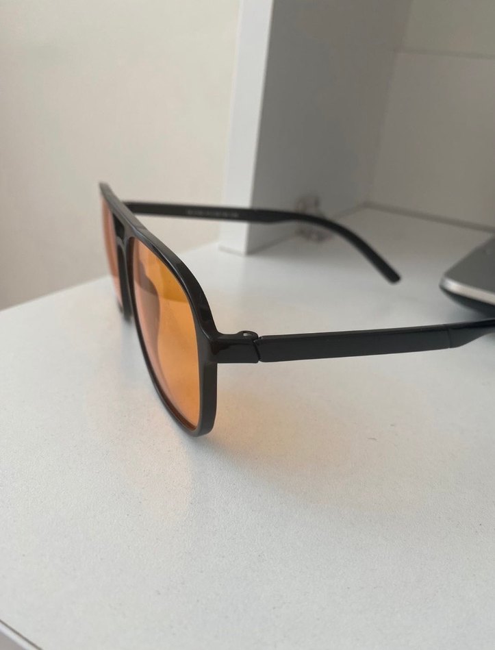 Minimalist Bej Kadın Güneş Gözlüğü - Görsel 3