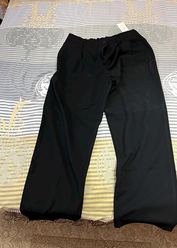 Kadın Siyah Pilili Kumaş Pantolon