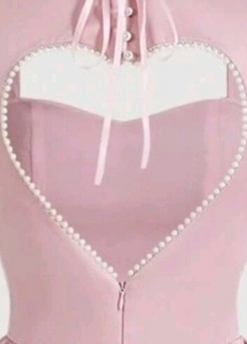 Bershka Sırtı kalp detaylı elbise