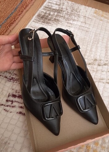 Valentino Valentino topuklu ayakkabı