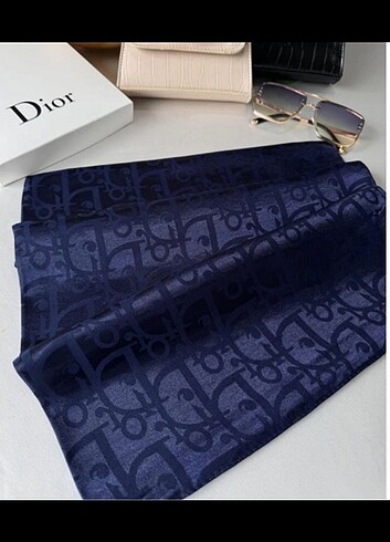 Dior şal