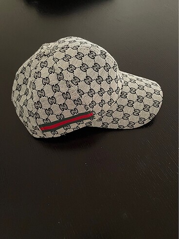 Zara Gucci şapka