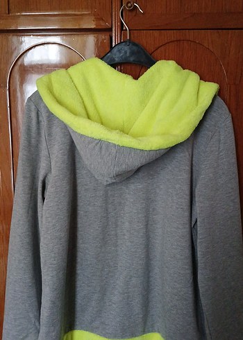 Neon Kapüşonlu Spor Üst - Görsel 6
