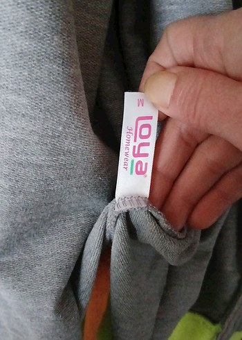 Neon Kapüşonlu Spor Üst - Görsel 12