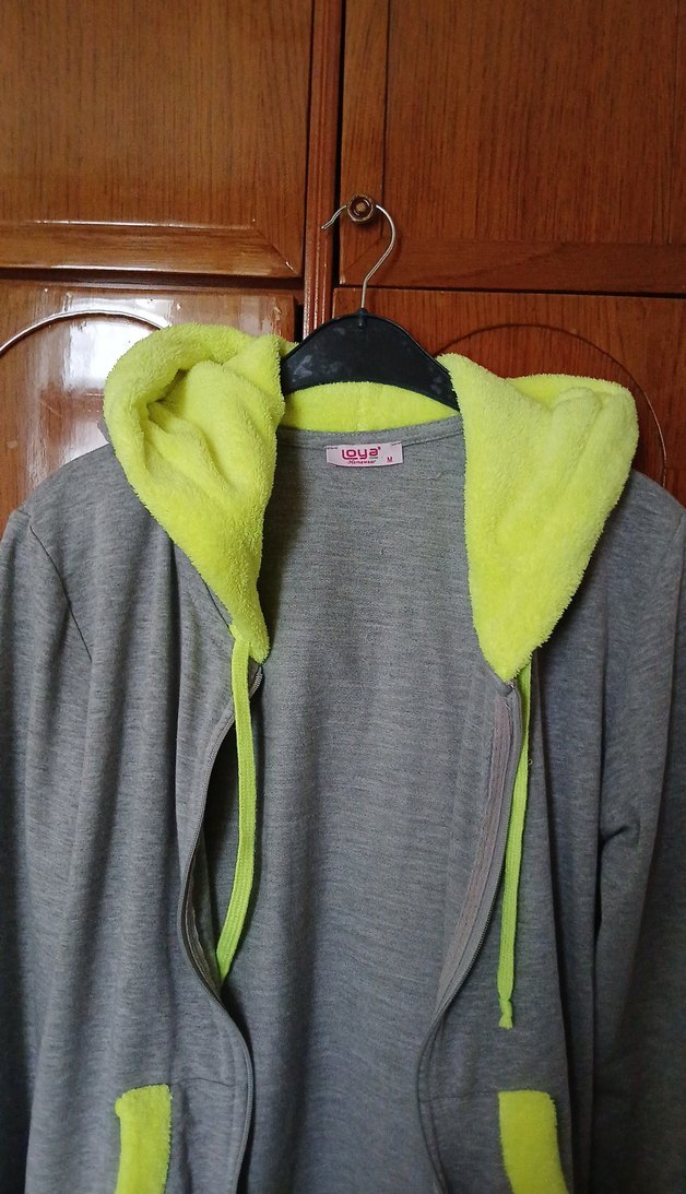 Neon Kapüşonlu Spor Üst - Görsel 5