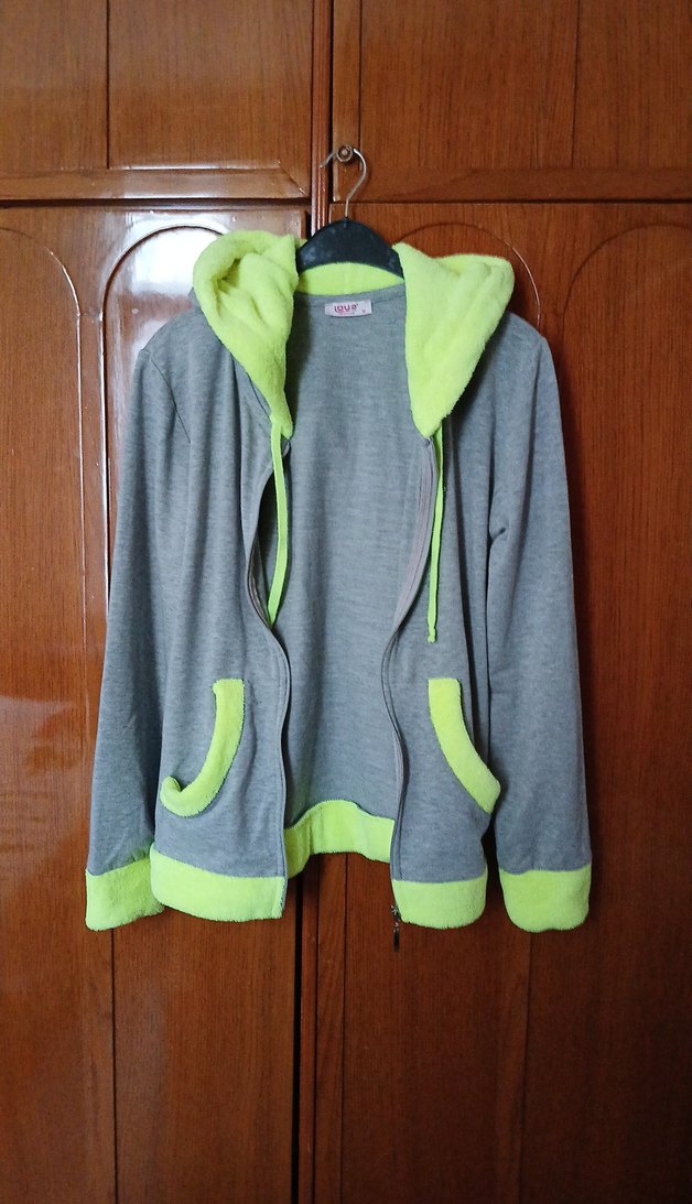 Neon Kapüşonlu Spor Üst - Görsel 2