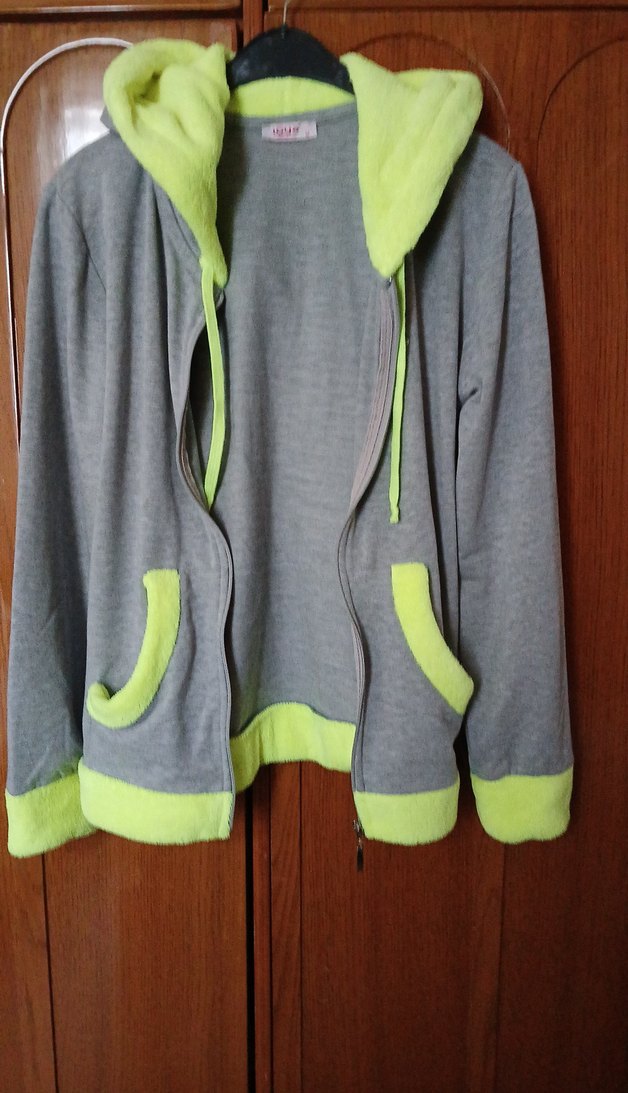 Neon Kapüşonlu Spor Üst - Görsel 3