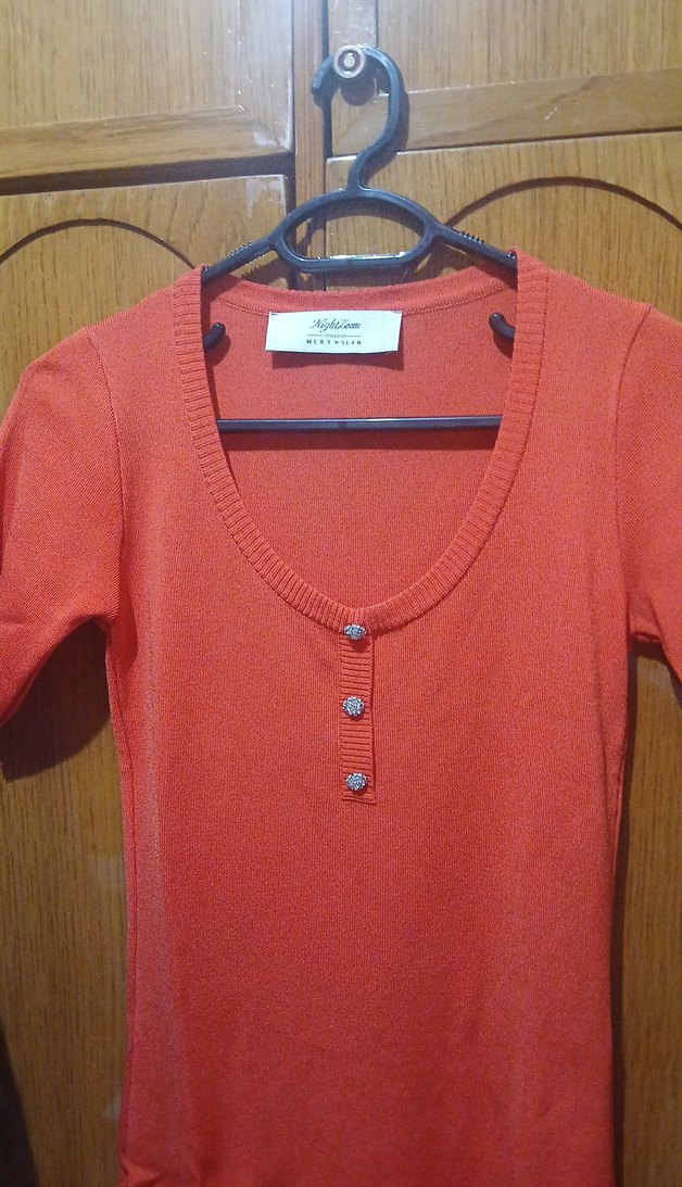 Düğmeli Kırmızı Kısa Kollu Kadın Triko Elbise - Görsel 2