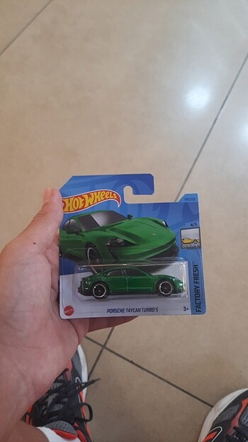 HotWheels Porsche Taycan Turbo S 