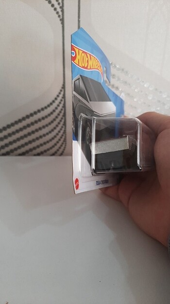 Beden HotWheels Tesla Cybertruck