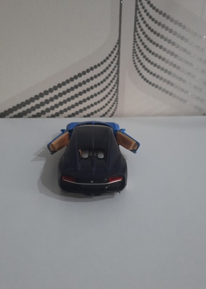 Welly 1/32 Bugatti Chiron - Görsel 3