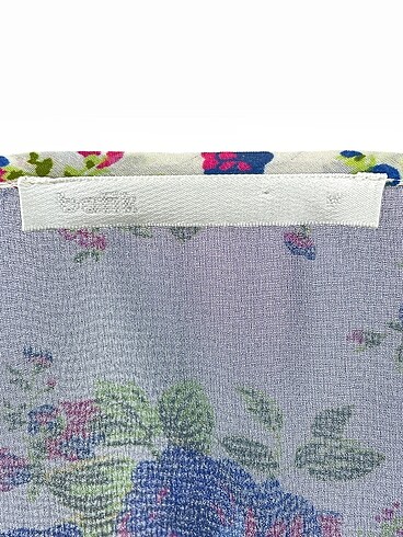 m Beden çeşitli Renk Batik Bluz %70 İndirimli.