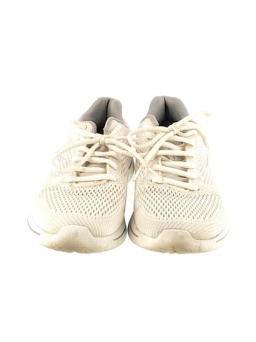 37 Beden Skechers Spor Ayakkabı %70 İndirimli.