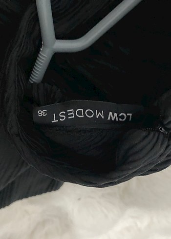 Uzun Siyah Piliseli Kadın Elbise - Görsel 2